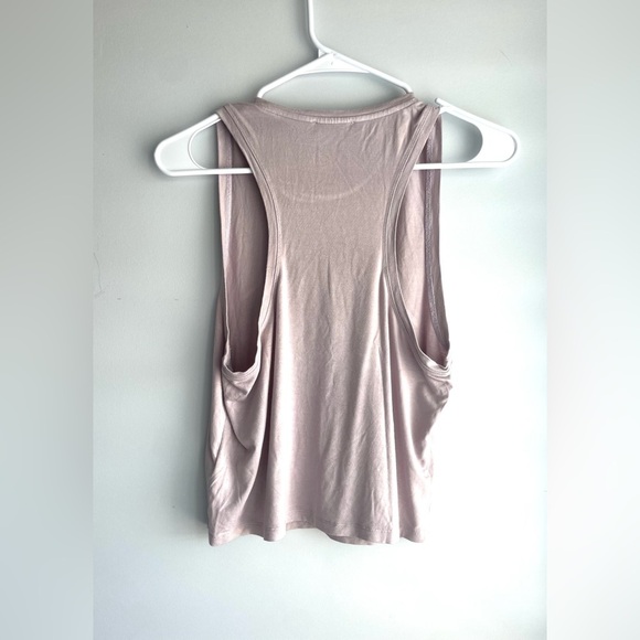 💖(2 for $15)💖 Babaton Sleeveless Tank Top in Pink/Grey neutral tone - Picture 3 of 3